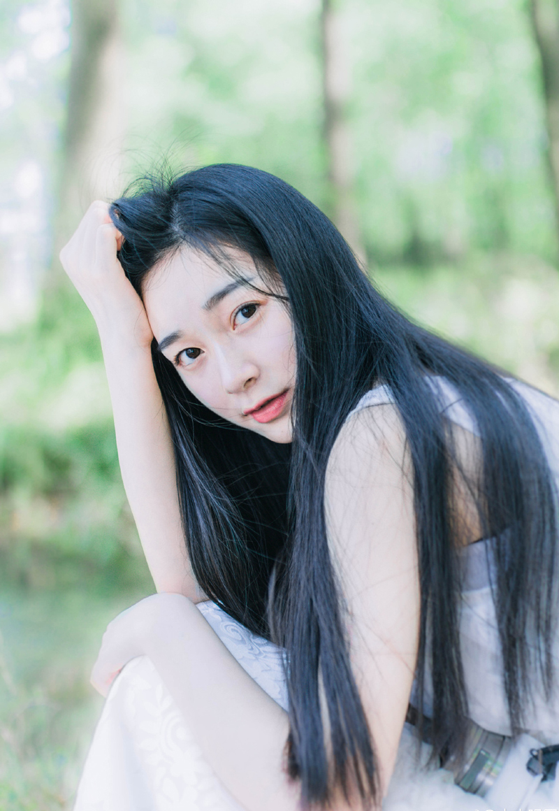 “那又如何？今日，我吕蒙便是为私仇而来，将士们，杀！”吕蒙冷哼一声，一声令下，数百艘艨艟出现，每五艘或十艘一组，朝着陈到这边穿插过来。